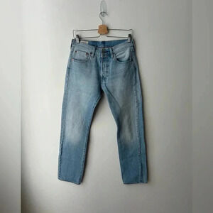 Levi’s 501 men’s straight  leg jeans light wash